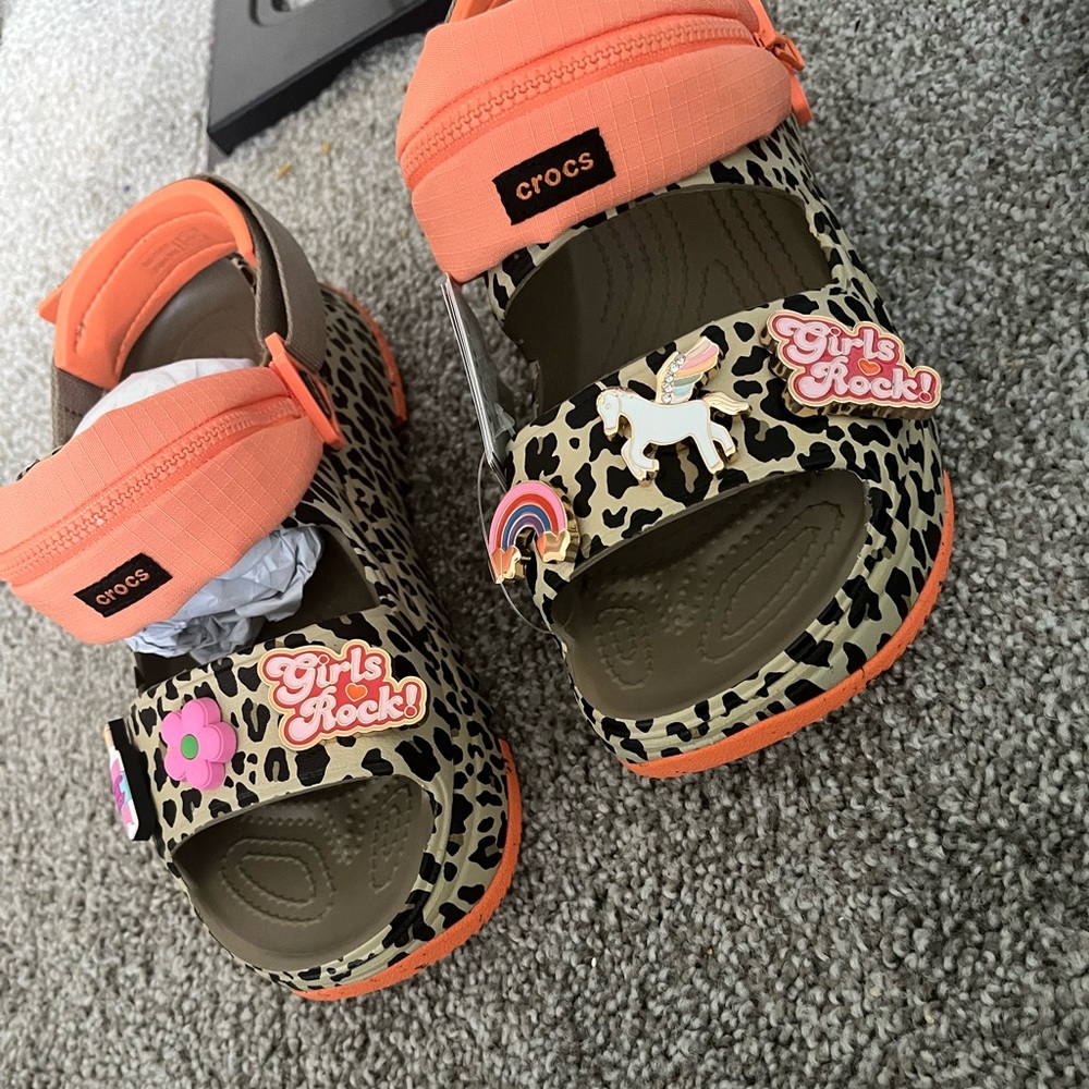 Leapord crocs